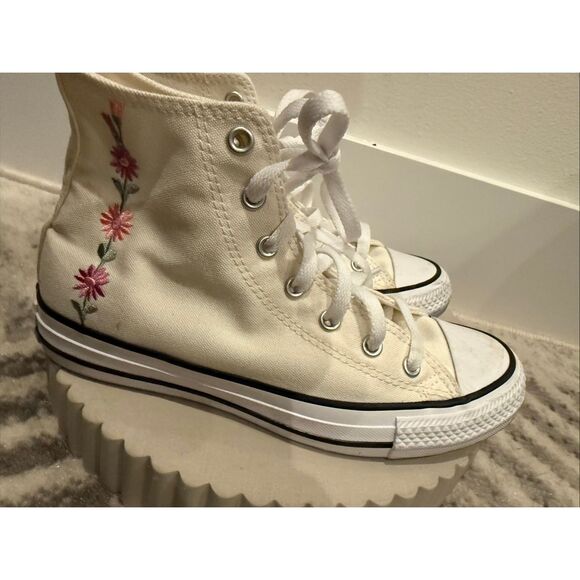Converse Girls Chuck Taylor Floral Embroidered High Top Sneakers Tan Pink Size 4 - Picture 2 of 12
